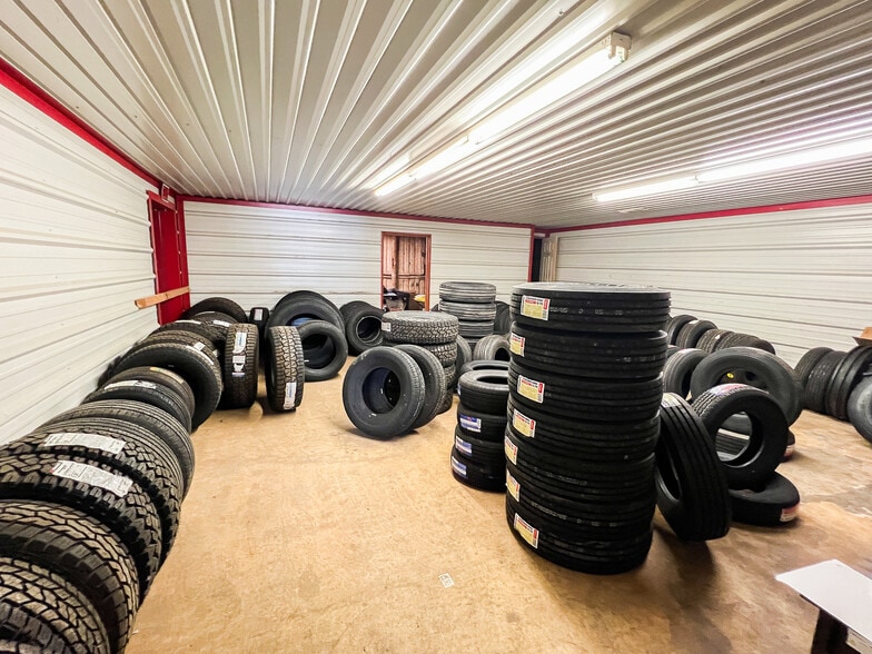 More Photos Of 1106 W Main St, Olney Auto Repair For Sale