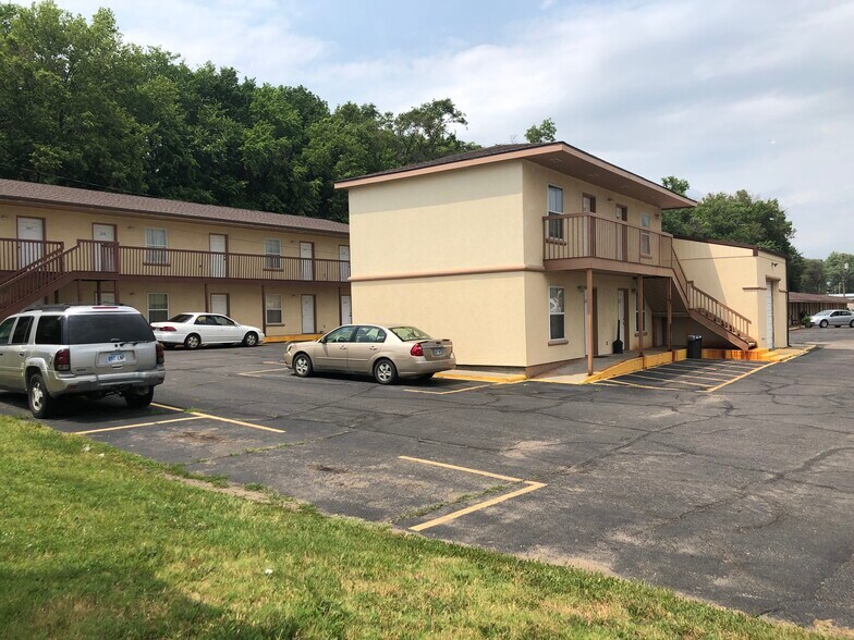 More Photos Of 820 S Washington St, Junction City Hotel For Sale