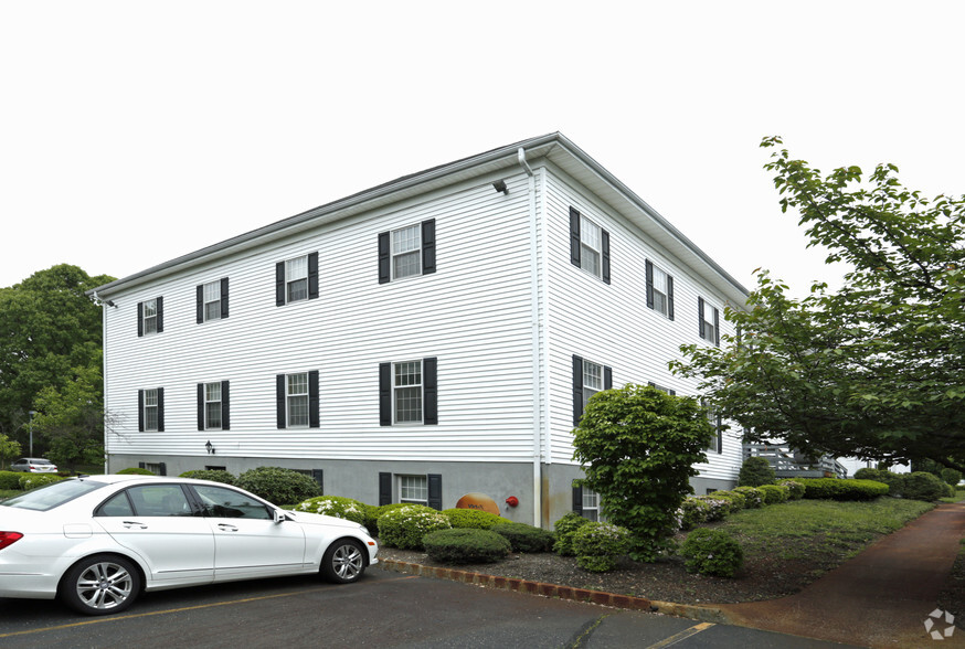 Primary Photo Of 670 N Beers St, Holmdel Office For Sale