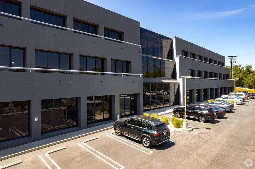 More Photos Of 30851 Agoura Rd, Agoura Hills Loft Creative Space For Lease