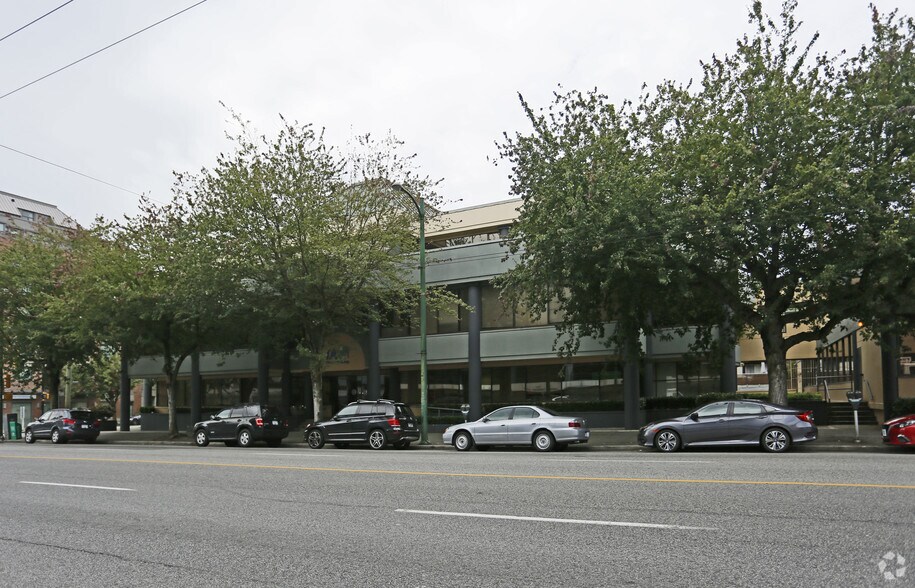 More Photos Of 2165 W Broadway, Vancouver Office For Lease