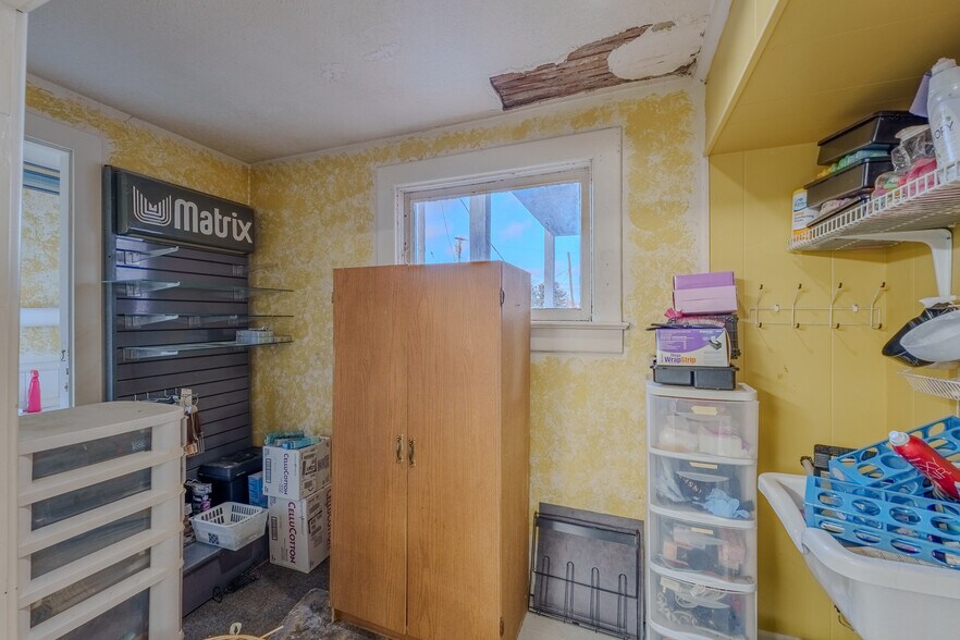 More Photos Of 101 W National Rd, Englewood Freestanding For Sale