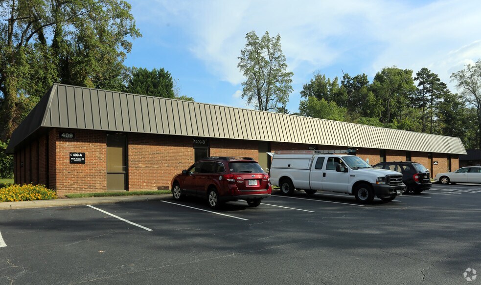 More Photos Of 409 Parkway Ave, Greensboro Unknown For Lease
