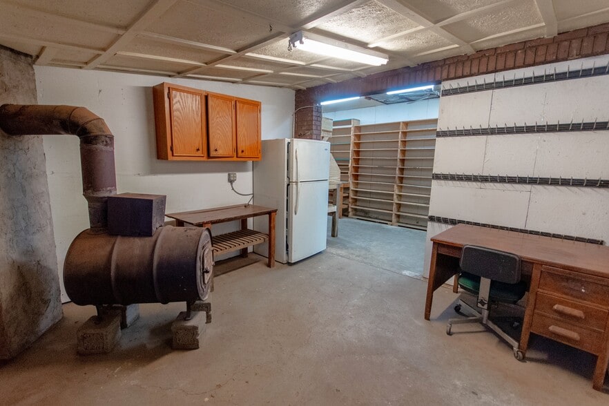 More Photos Of 535 W Main St, Franklin Specialty For Sale