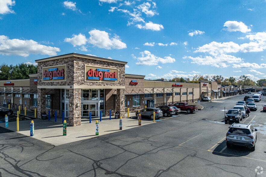 More Photos Of 2628-2714 Easton St NW, Canton Unknown For Lease