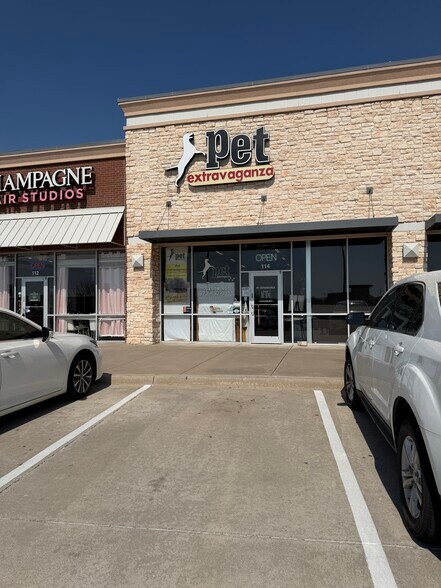 Primary Photo Of 1500 W Hebron Pky, Carrollton Storefront For Lease