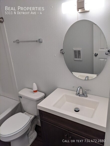 More Photos Of 5311 N Detroit Ave, Toledo Apartments For Sale