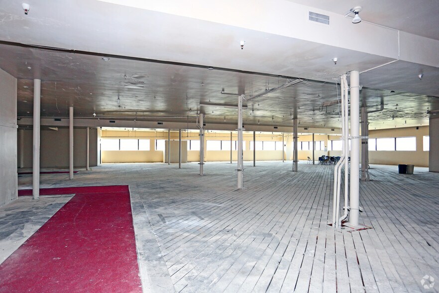 More Photos Of 1901 Chester Ave, Bakersfield Office For Sale