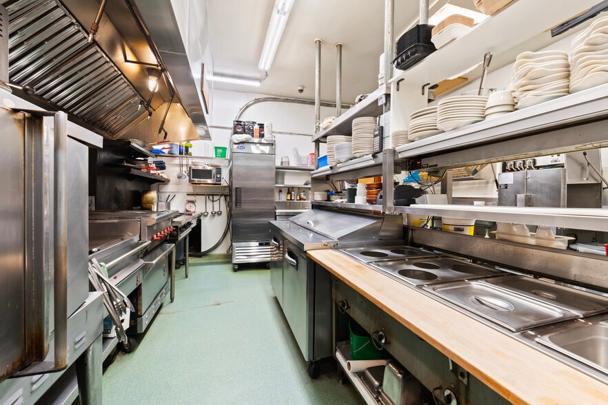 More Photos Of 52 Post Rd, Wells Restaurant For Sale