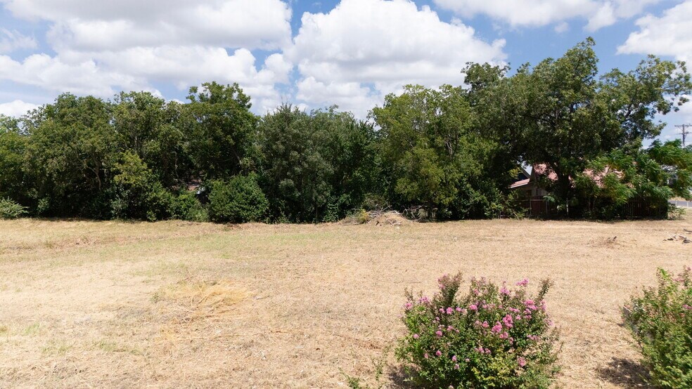 More Photos Of 101 E South St, Leander Land For Sale