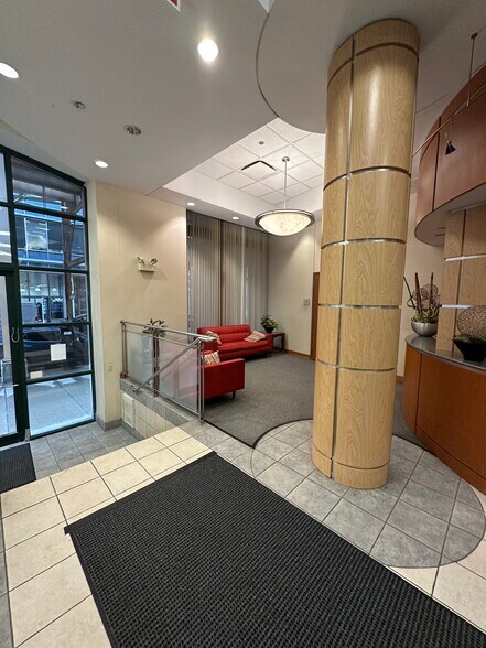 More Photos Of 560-566 W Lake St, Chicago Loft Creative Space For Lease