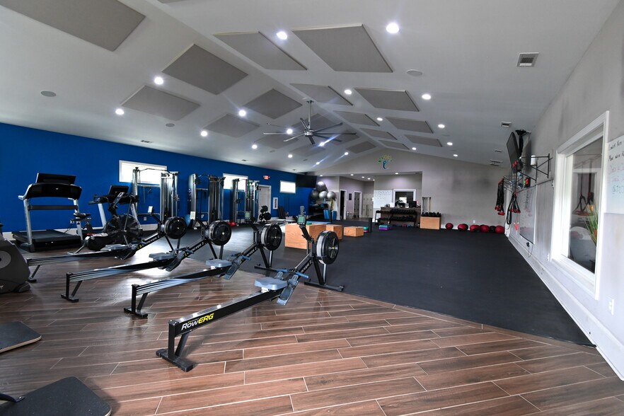 More Photos Of 150 Jw Plaza Dr SE, Calhoun Office For Sale