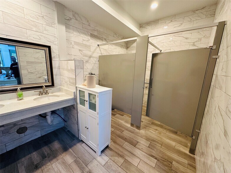 More Photos Of 4116 W Spring Creek Pky, Plano Medical For Sale