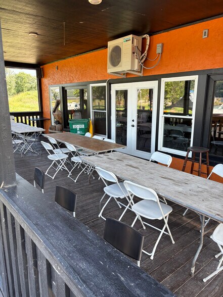 More Photos Of 1565 Riverview St, Portage Des Sioux General Retail For Sale