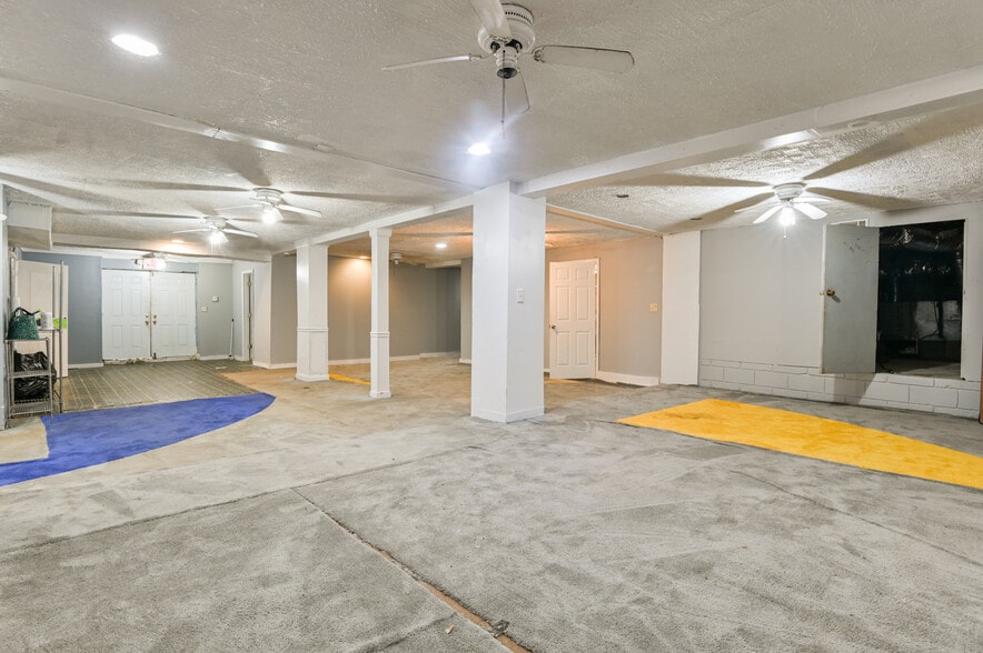More Photos Of 2766 White Oak Dr, Decatur Religious Facility For Sale