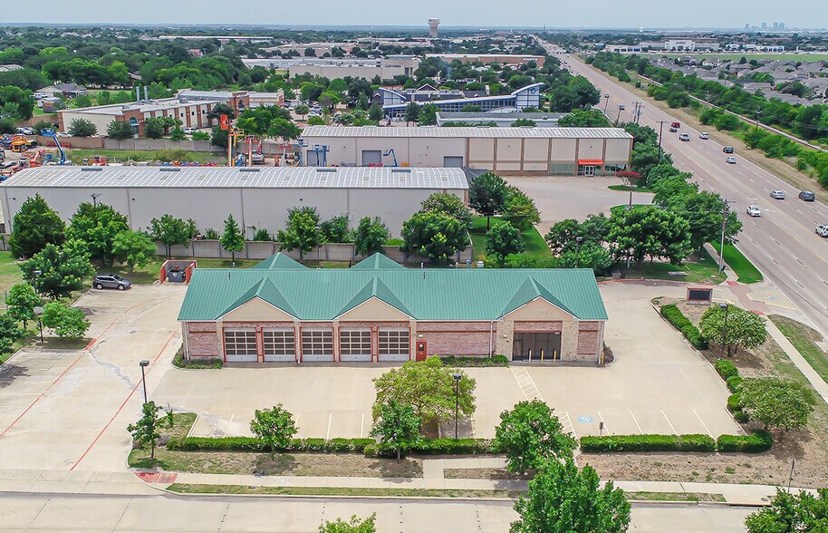 Primary Photo Of 1661 S Main St, Keller Freestanding For Sale