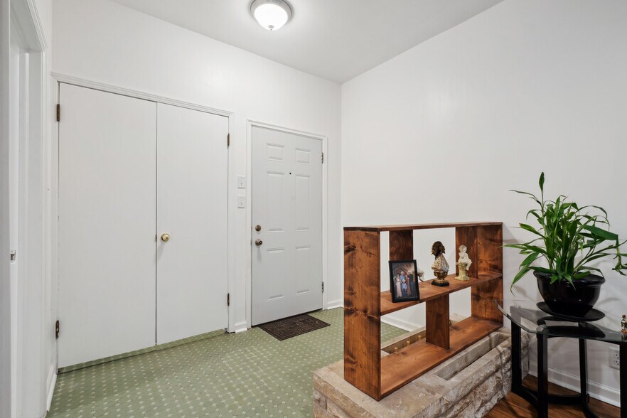 More Photos Of 310 2nd St SE, Dyersville Specialty For Sale
