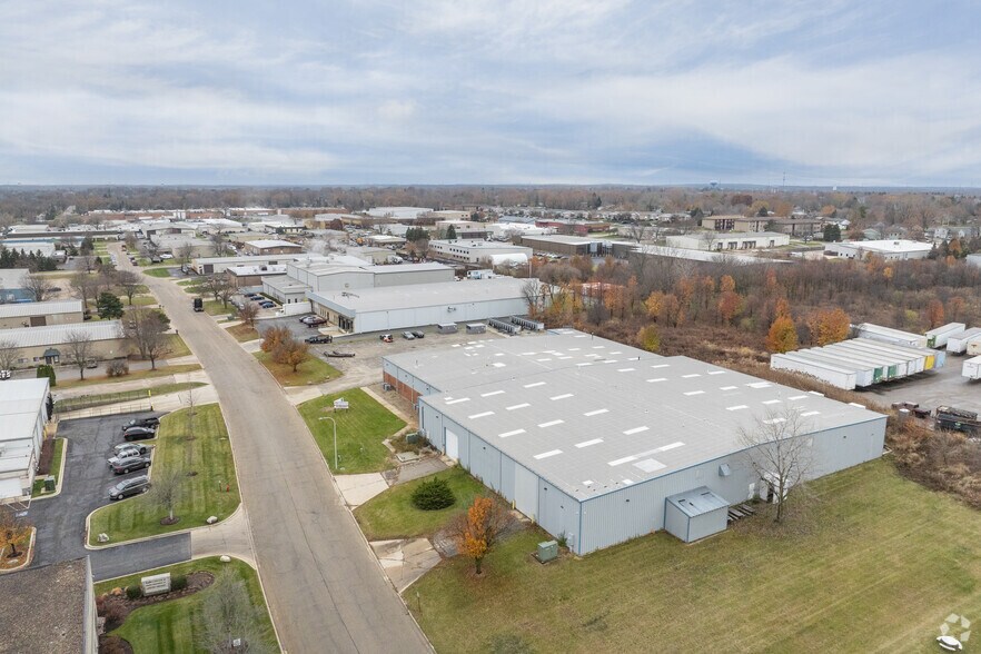 More Photos Of 740 Schneider Dr, South Elgin Manufacturing For Sale