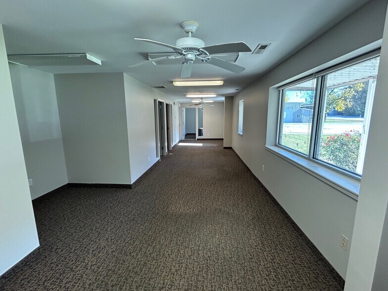 More Photos Of 480 Valley Road, Corydon Warehouse For Lease