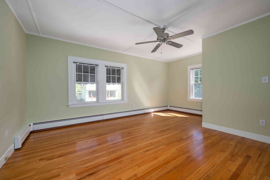 More Photos Of 435 York St, York Office Residential For Sale