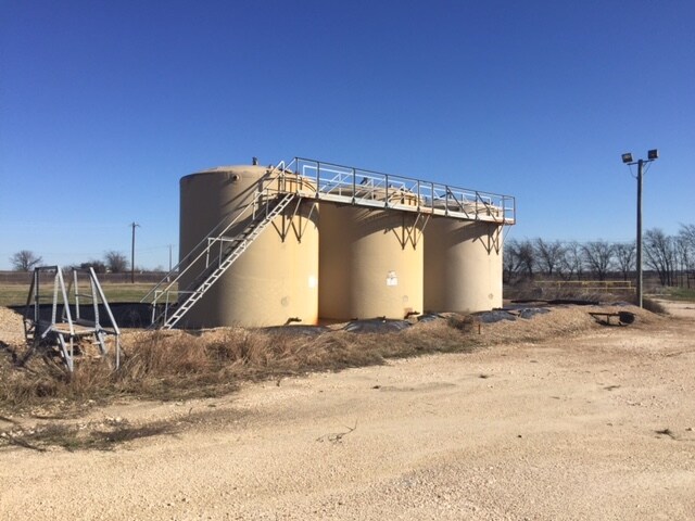 More Photos Of 6750 W 67 Hwy, Cleburne Warehouse For Lease