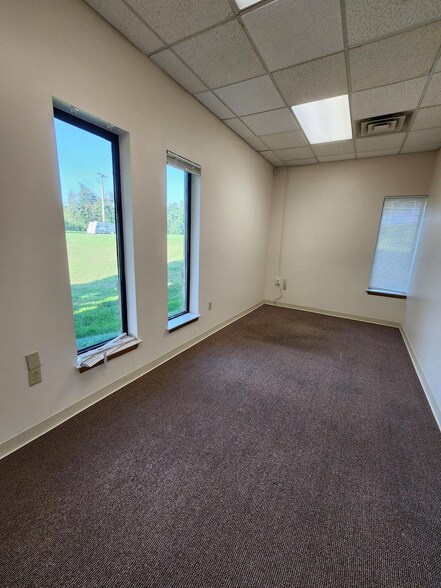 More Photos Of 1 Linda Ln, Vincentown Light Distribution For Lease