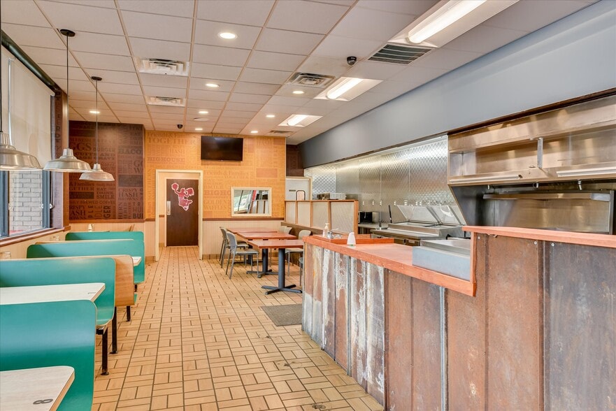 More Photos Of 115 Elm St, Lincolnton Restaurant For Lease