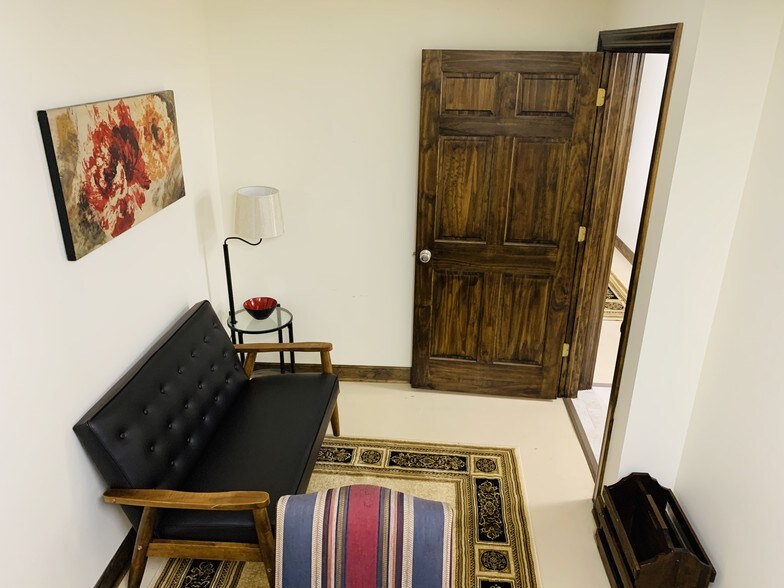 More Photos Of 1632 W Colonial Pky, Inverness Loft Creative Space For Lease