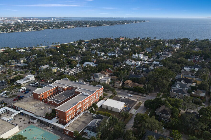 More Photos Of 1021 W Swann Ave, Tampa Supermarket For Lease