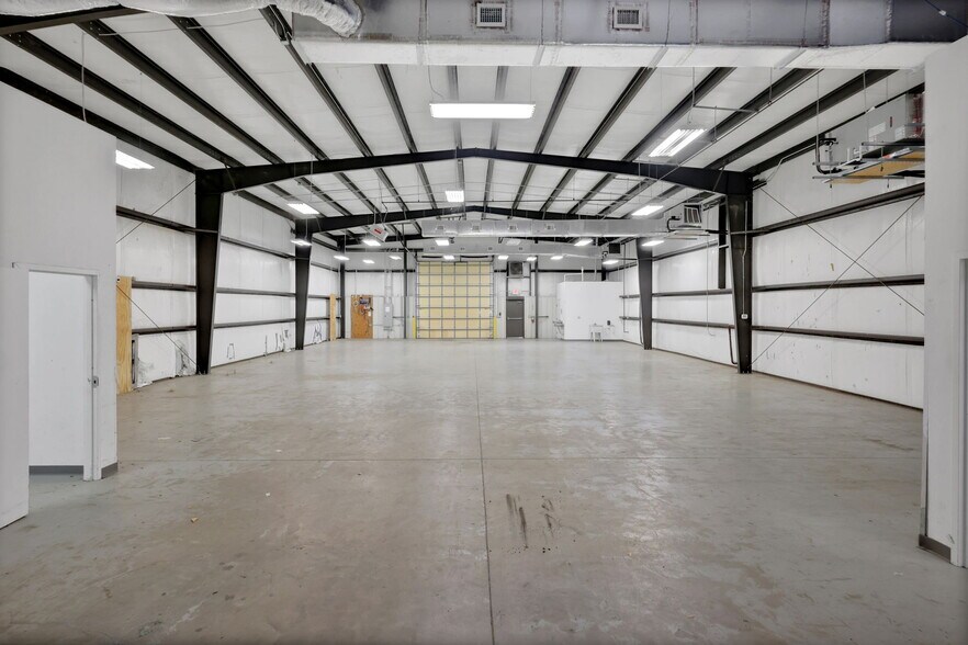 More Photos Of 201 Pickettville Rd, Jacksonville Warehouse For Lease