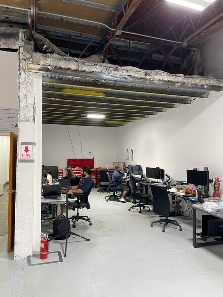 More Photos Of 6011 Benjamin Rd, Tampa Light Distribution For Lease