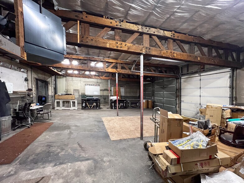 More Photos Of 435 N Main St, Helper Warehouse For Lease