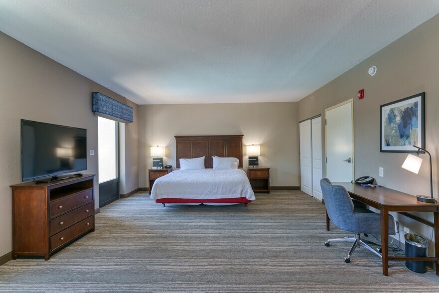 More Photos Of 321 S Lake Cortez Dr, Apopka Hospitality For Sale