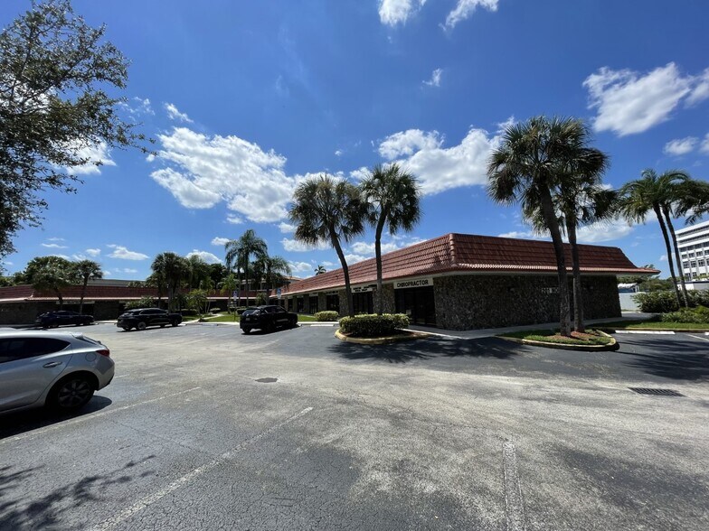 More Photos Of 201 N University Dr, Plantation Medical For Sale