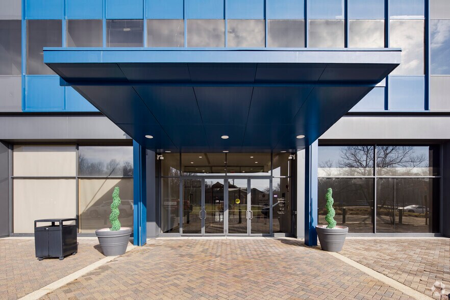 More Photos Of 10210 Greenbelt Rd, Lanham Office For Sale