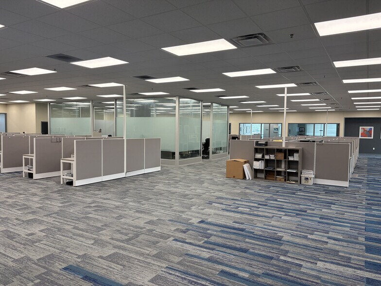 More Photos Of 2601 Stanley Gault Pky, Louisville Warehouse For Lease