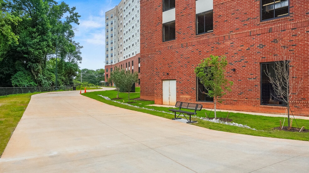 More Photos Of 1184 Hank Aaron Dr SE, Atlanta Apartments For Lease