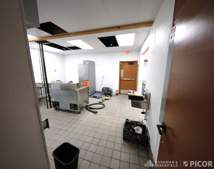 More Photos Of 4110 S Houghton Rd, Tucson Restaurant For Lease