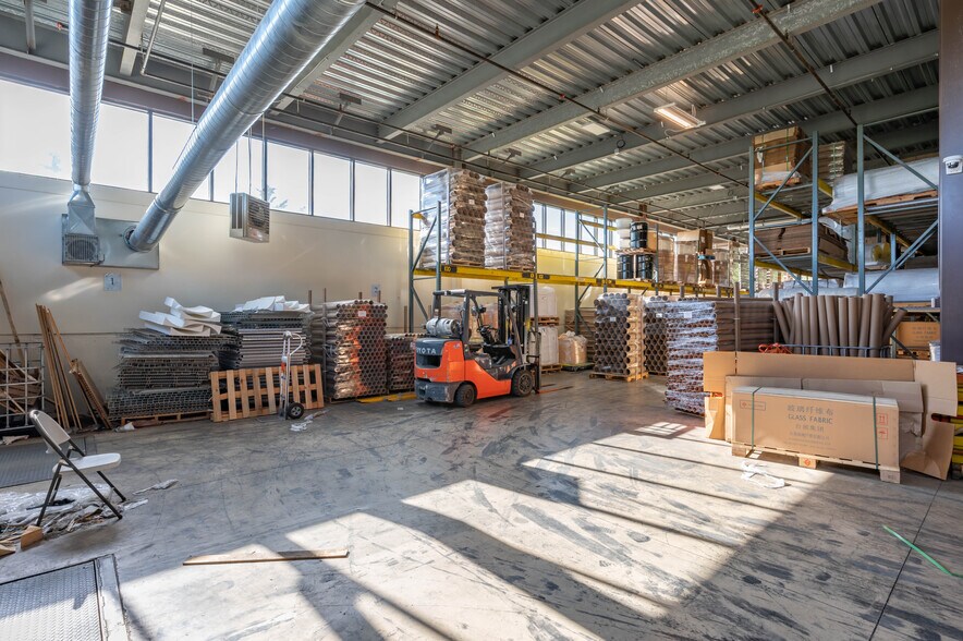 More Photos Of 6 Kitty Hawk Lndg, Londonderry Office For Sale