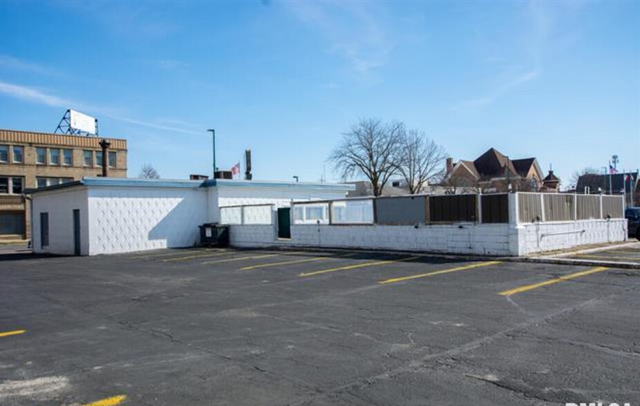 More Photos Of 302 6th Ave S, Clinton Hotel For Sale