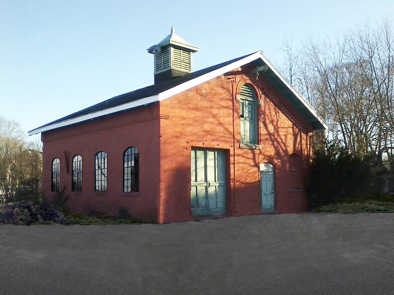More Photos Of 77 Anthony St, Jewett City Warehouse For Sale
