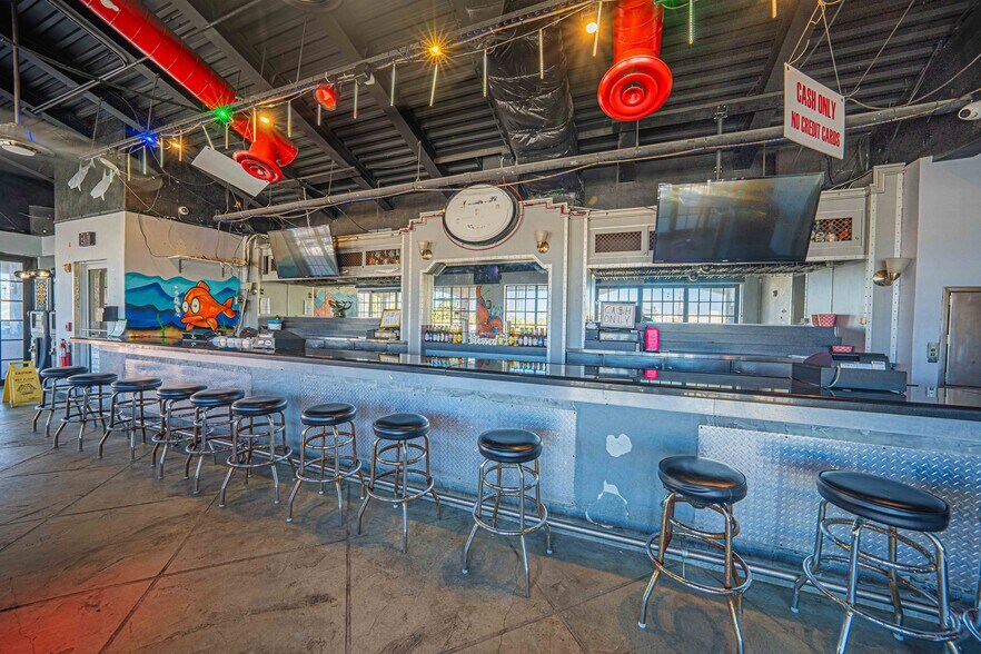 More Photos Of 415 Main St, Daytona Beach Restaurant For Sale