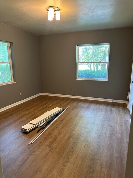 More Photos Of 1308 US Highway 80, Bloomingdale Office For Lease