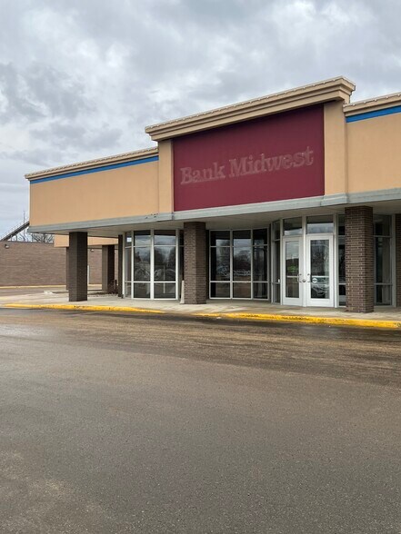 More Photos Of 1500 18th St, Spirit Lake Unknown For Lease