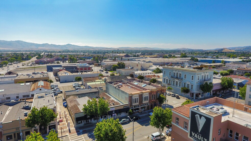 More Photos Of 449-455 San Benito St, Hollister Storefront Retail Office For Lease