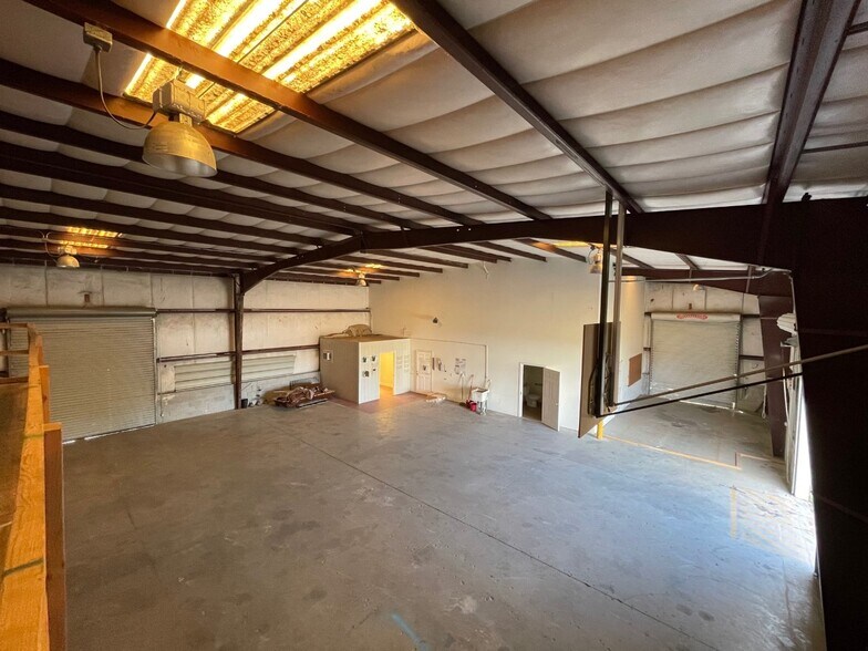 More Photos Of 12570 Metro Pky, Fort Myers Warehouse For Sale