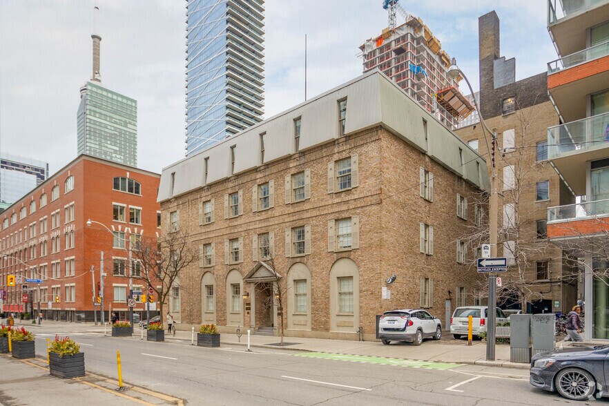 More Photos Of 116 Simcoe St, Toronto Office For Lease