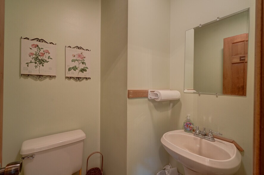 More Photos Of 2704 Lake Monticello Rd, Palmyra Office For Sale