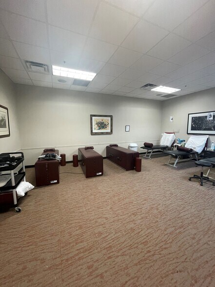 More Photos Of 18600 Lyndon B Johnson Fwy, Mesquite Storefront Retail Office For Sale