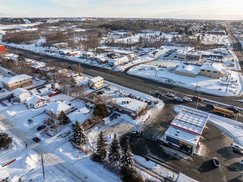 More Photos Of 1181 Notre Dame Av, Sudbury Restaurant For Lease